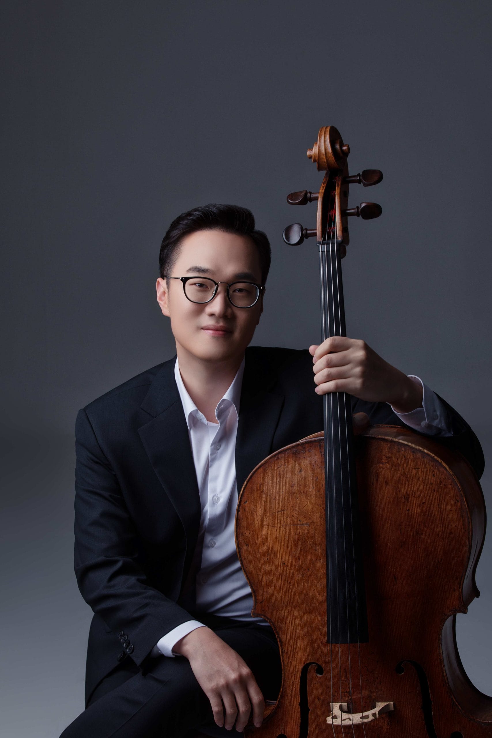 image of Sung Chan Chang with cello